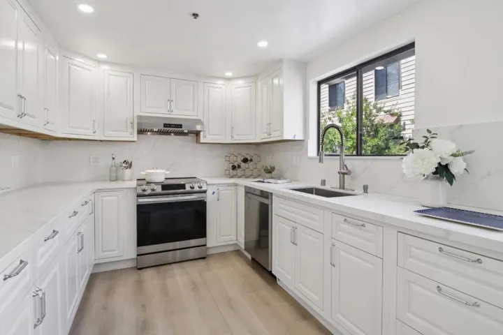 767 Loma Verde B, Palo Alto, California 94303