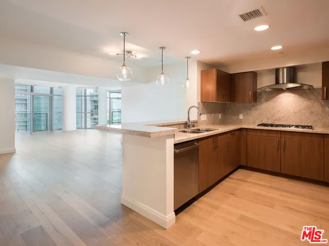 13650 Marina Pointe Drive 905, Marina Del Rey, California 90292