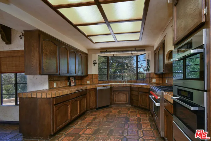 24926 Jim Bridger Road, Hidden Hills, California 91302