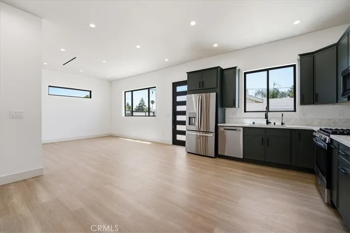 14902 Hubbard, Sylmar, California 91342
