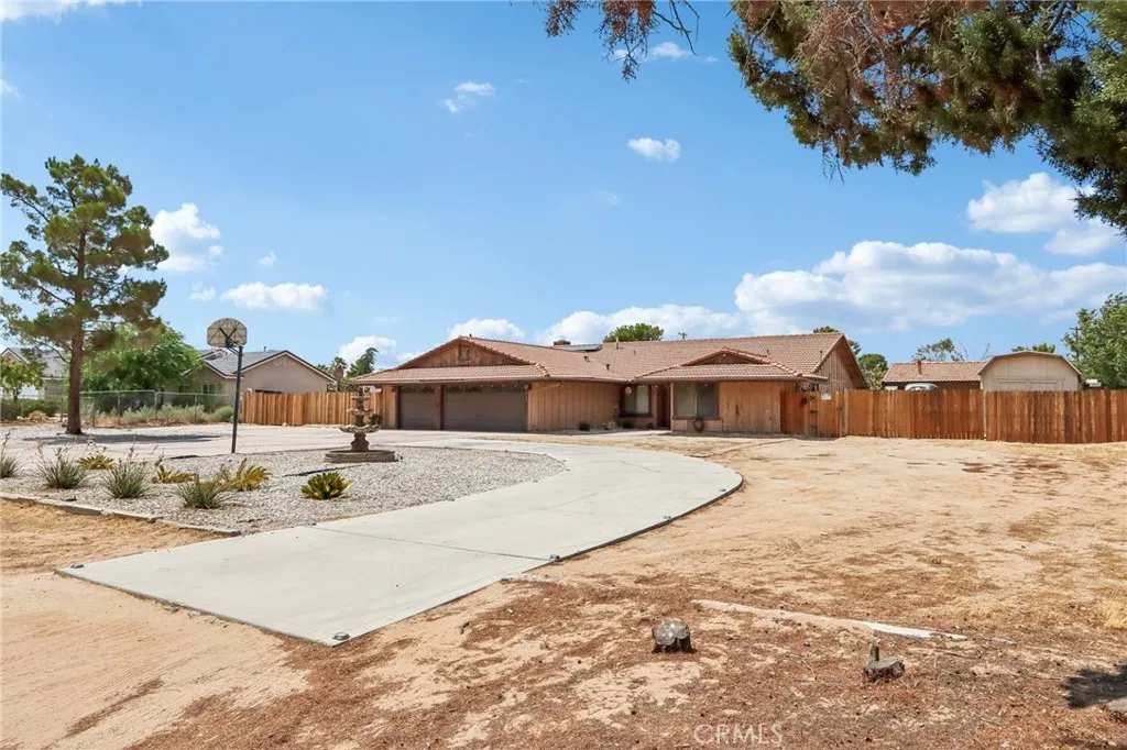 14182 Gayhead, Apple Valley, California 92307 — photo 4