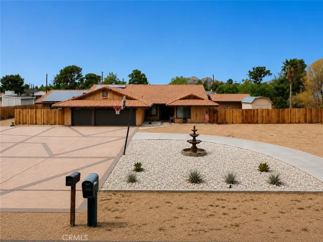 14182 Gayhead, Apple Valley, California 92307