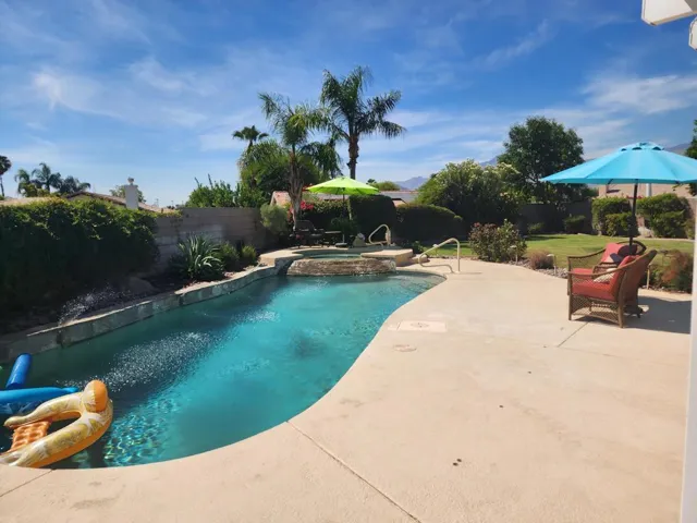 Pool Long