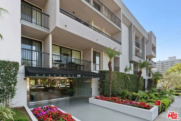 906 N Doheny Drive 221, West Hollywood, California 90069