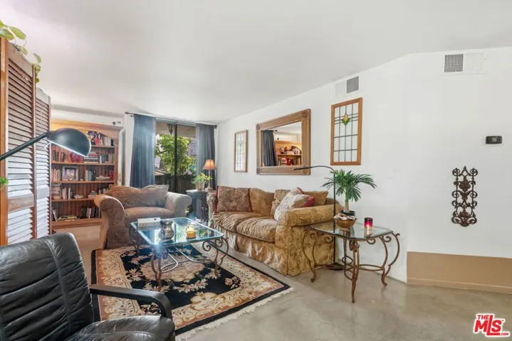 906 N Doheny Drive 221, West Hollywood, California 90069