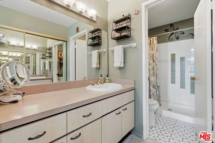906 N Doheny Drive 221, West Hollywood, California 90069