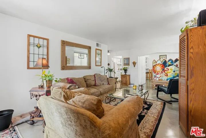906 N Doheny Drive 221, West Hollywood, California 90069