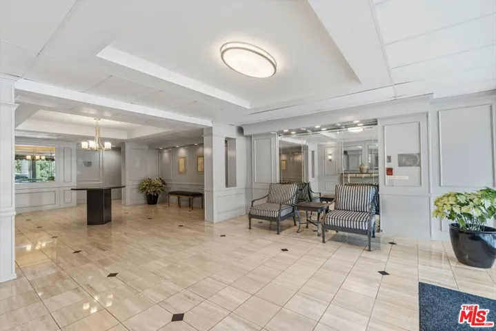 906 N Doheny Drive 221, West Hollywood, California 90069