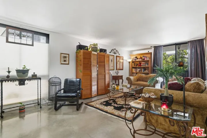 906 N Doheny Drive 221, West Hollywood, California 90069