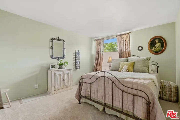 906 N Doheny Drive 221, West Hollywood, California 90069