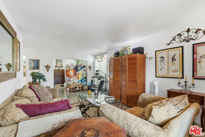 906 N Doheny Drive 221, West Hollywood, California 90069