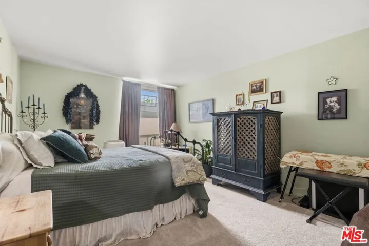 906 N Doheny Drive 221, West Hollywood, California 90069