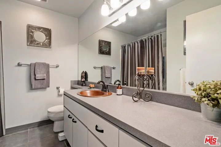 906 N Doheny Drive 221, West Hollywood, California 90069