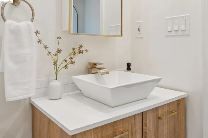 4630 Edgewood Avenue, Oakland, California 94602