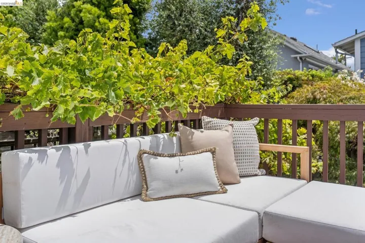 4630 Edgewood Avenue, Oakland, California 94602