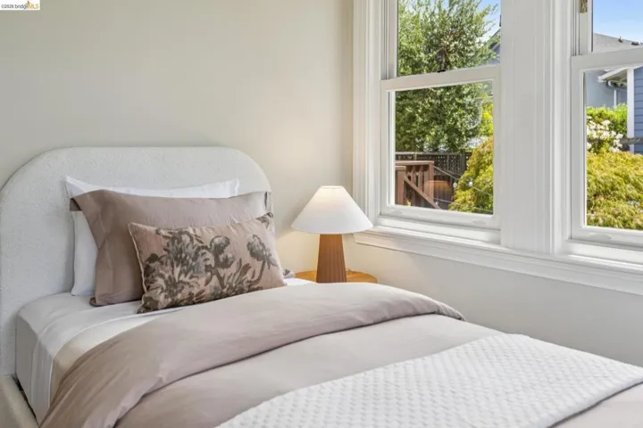 4630 Edgewood Avenue, Oakland, California 94602