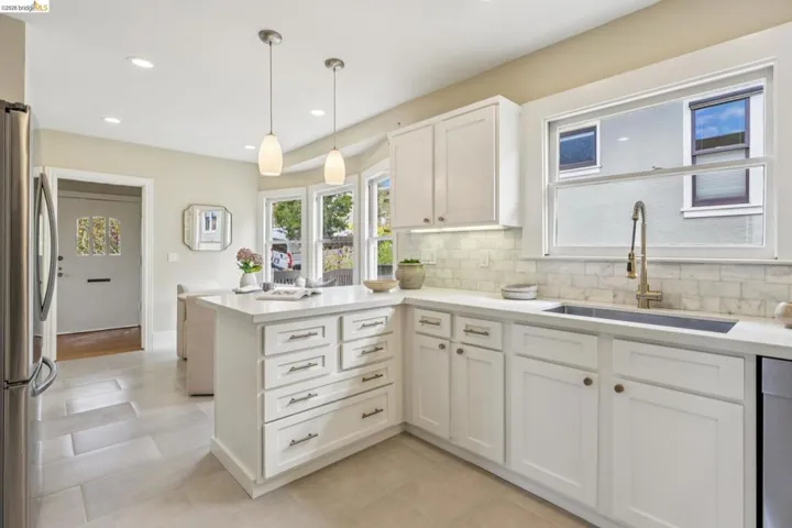 4630 Edgewood Avenue, Oakland, California 94602