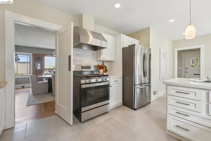 4630 Edgewood Avenue, Oakland, California 94602