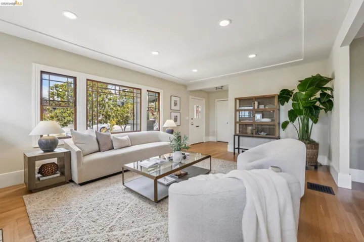 4630 Edgewood Avenue, Oakland, California 94602