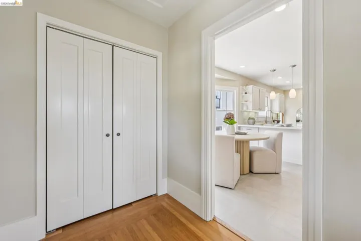 4630 Edgewood Avenue, Oakland, California 94602
