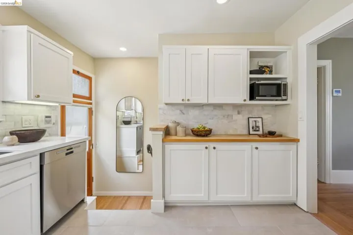 4630 Edgewood Avenue, Oakland, California 94602