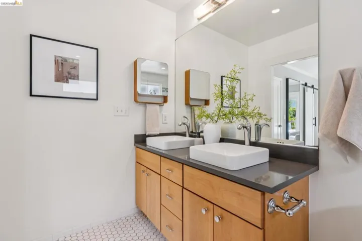 4630 Edgewood Avenue, Oakland, California 94602
