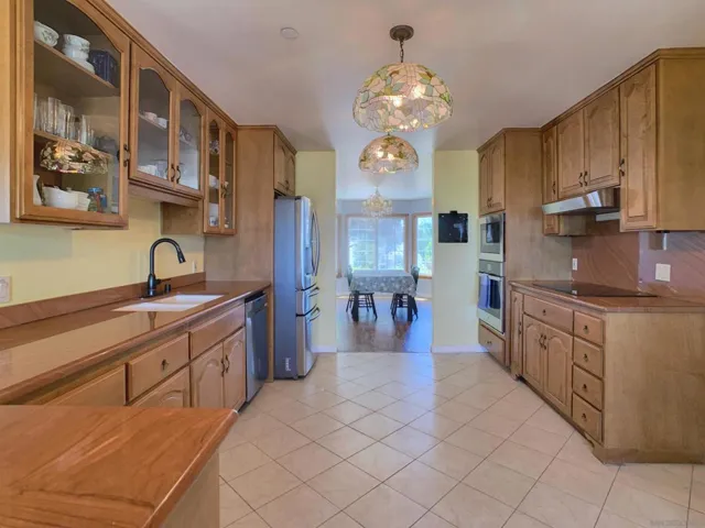 1249 La Cresta Blvd, El Cajon, California 92021