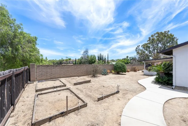 1843 Donalor, Escondido, California 92027