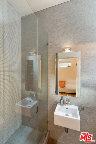 1643 12th Street 2, Santa Monica, California 90404