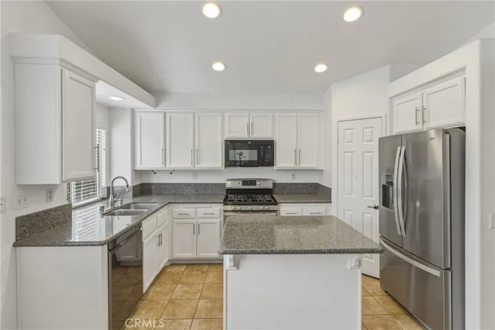 1250 Granite, Hemet, California 92543
