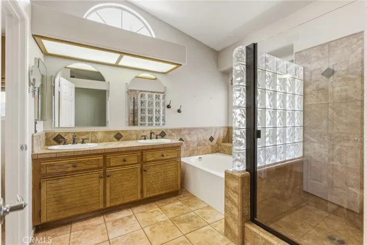 1250 Granite, Hemet, California 92543