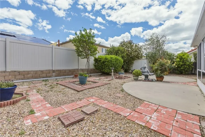 1250 Granite, Hemet, California 92543