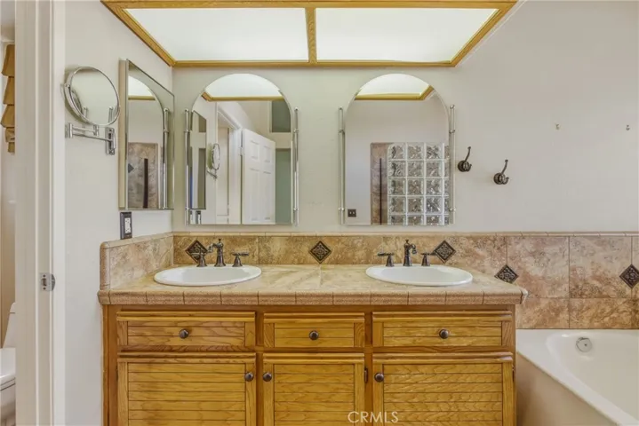 1250 Granite, Hemet, California 92543