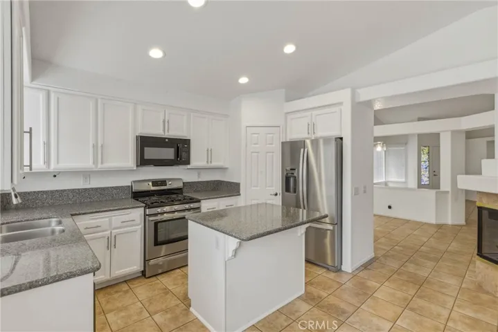 1250 Granite, Hemet, California 92543