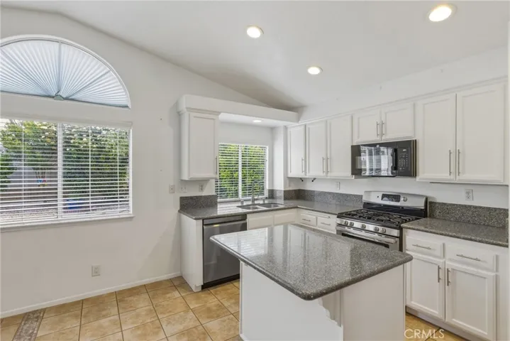 1250 Granite, Hemet, California 92543