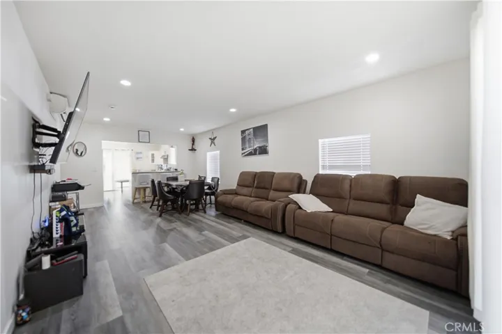 6816 Cerritos Avenue, Long Beach, California 90805