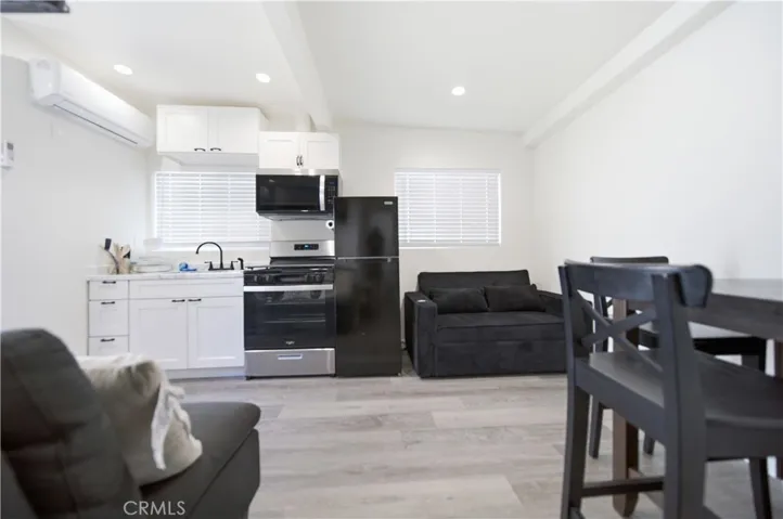 6816 Cerritos Avenue, Long Beach, California 90805
