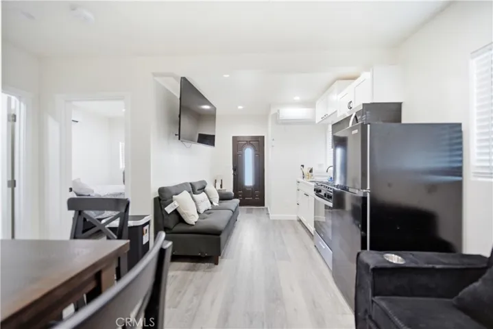 6816 Cerritos Avenue, Long Beach, California 90805
