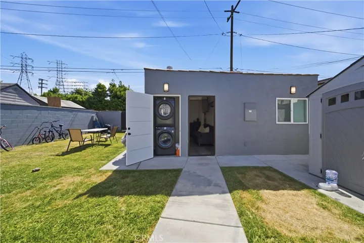 6816 Cerritos Avenue, Long Beach, California 90805