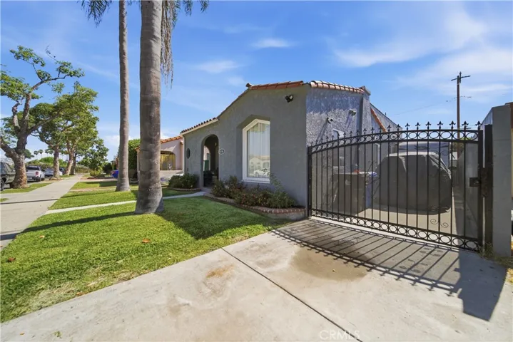 6816 Cerritos Avenue, Long Beach, California 90805