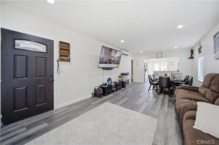 6816 Cerritos Avenue, Long Beach, California 90805