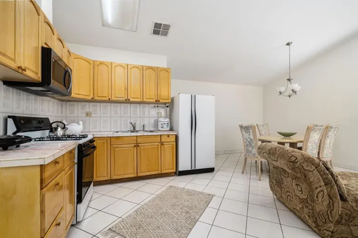 71-web-or-mls-MHDeAnza_OPMG_0726_071