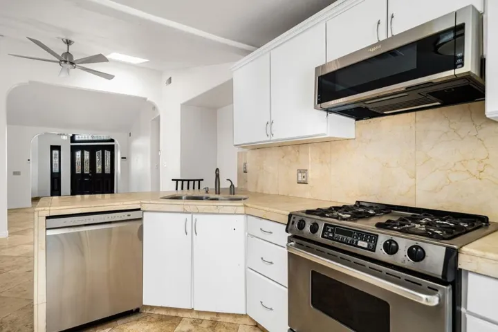 23-web-or-mls-MHDeAnza_OPMG_0726_023