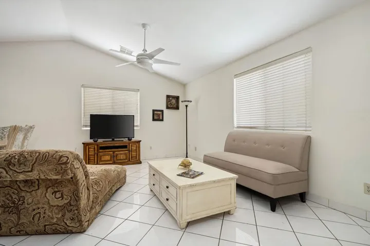 67-web-or-mls-MHDeAnza_OPMG_0726_067