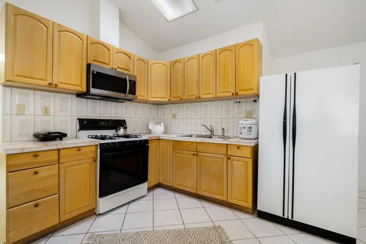 70-web-or-mls-MHDeAnza_OPMG_0726_070