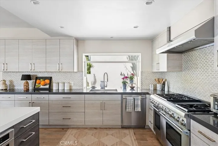 845 Summit Drive, Laguna Beach, California 92651