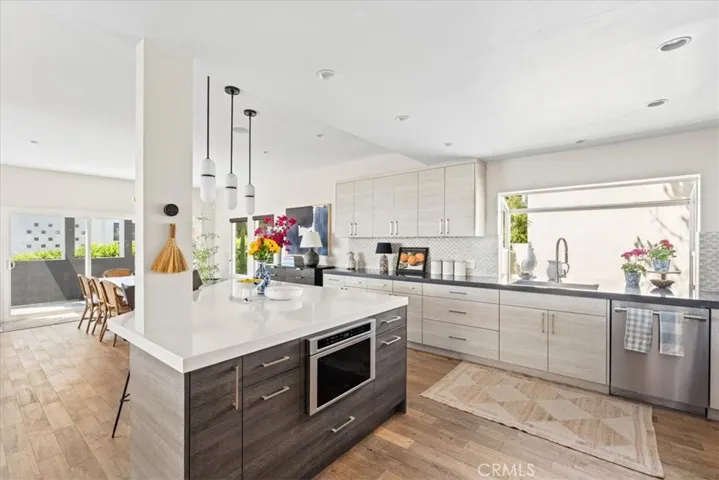 845 Summit Drive, Laguna Beach, California 92651