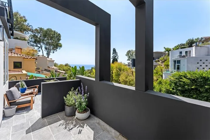 845 Summit Drive, Laguna Beach, California 92651