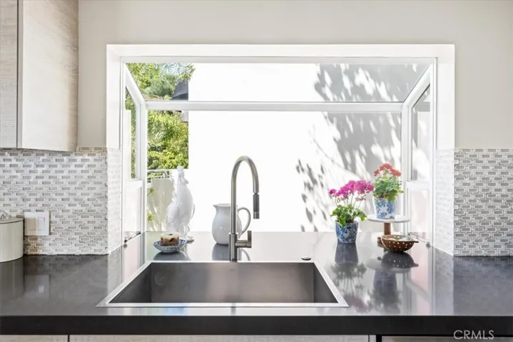845 Summit Drive, Laguna Beach, California 92651