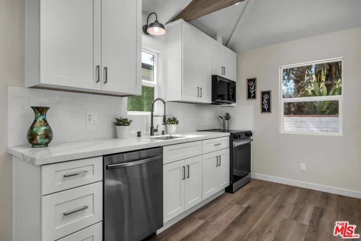 2319 1/2 Teviot Street, Los Angeles, California 90039